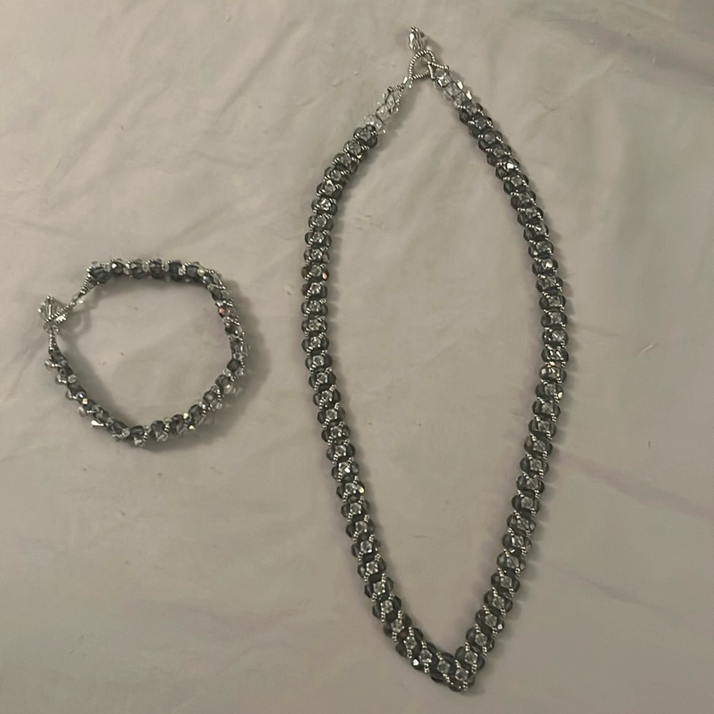 Elegant Crystal Necklace and Bracelet Set